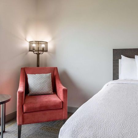 Hilton Garden Inn Fredericton Exterior foto